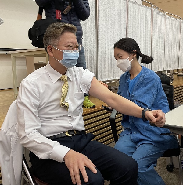 서울대병원, 4일부터 열흘간, 의료진·관계자 약 8천여명 아스트라제네카 백신 접종